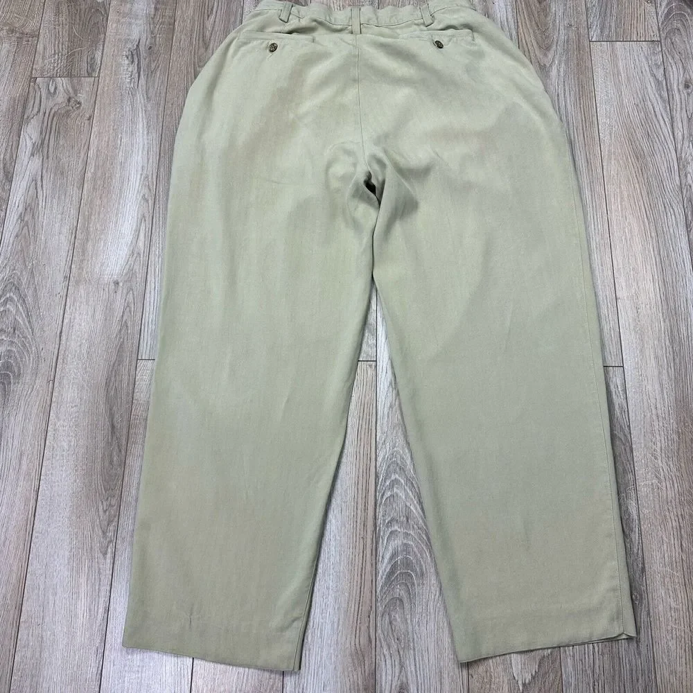 Tommy Bahama Pants Mens Size 35 Waist Beige 100%‎ Silk Pleated Front Casual Soft
